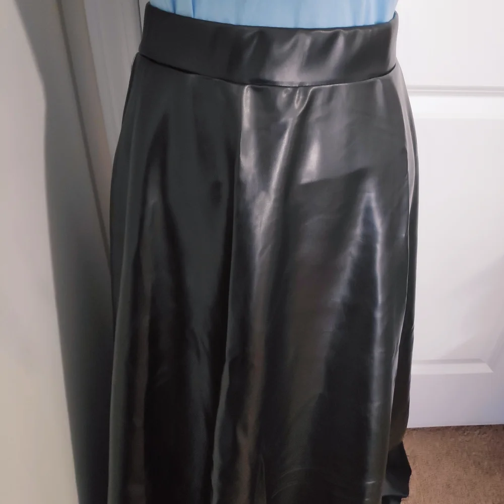 Ashley Stewart Black Faux Leather Maxi Skirt Size 2X - Picture 3 of 10